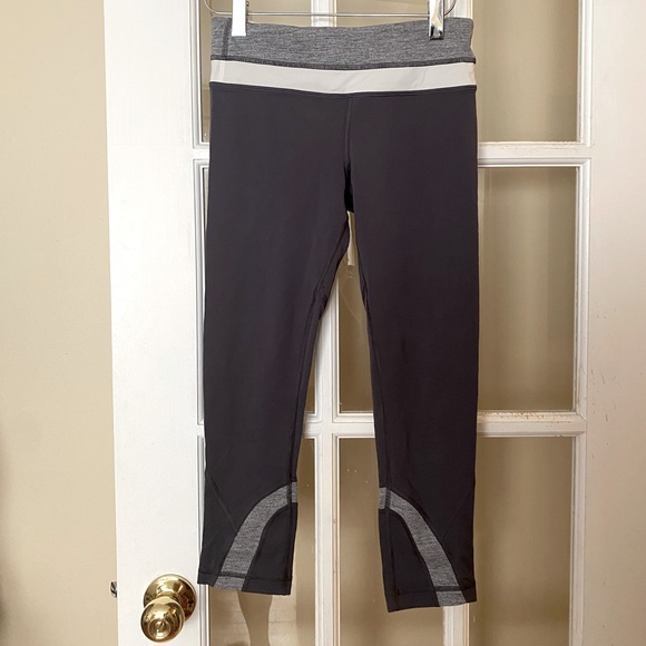 Lulu lemon inspire crop grey & white - Picture 1 of 6